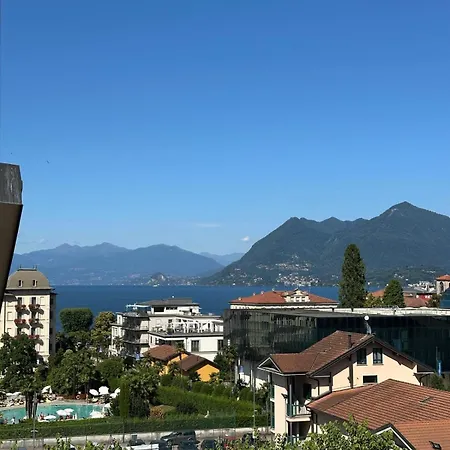 Fior&iris Delux Lägenhet Stresa